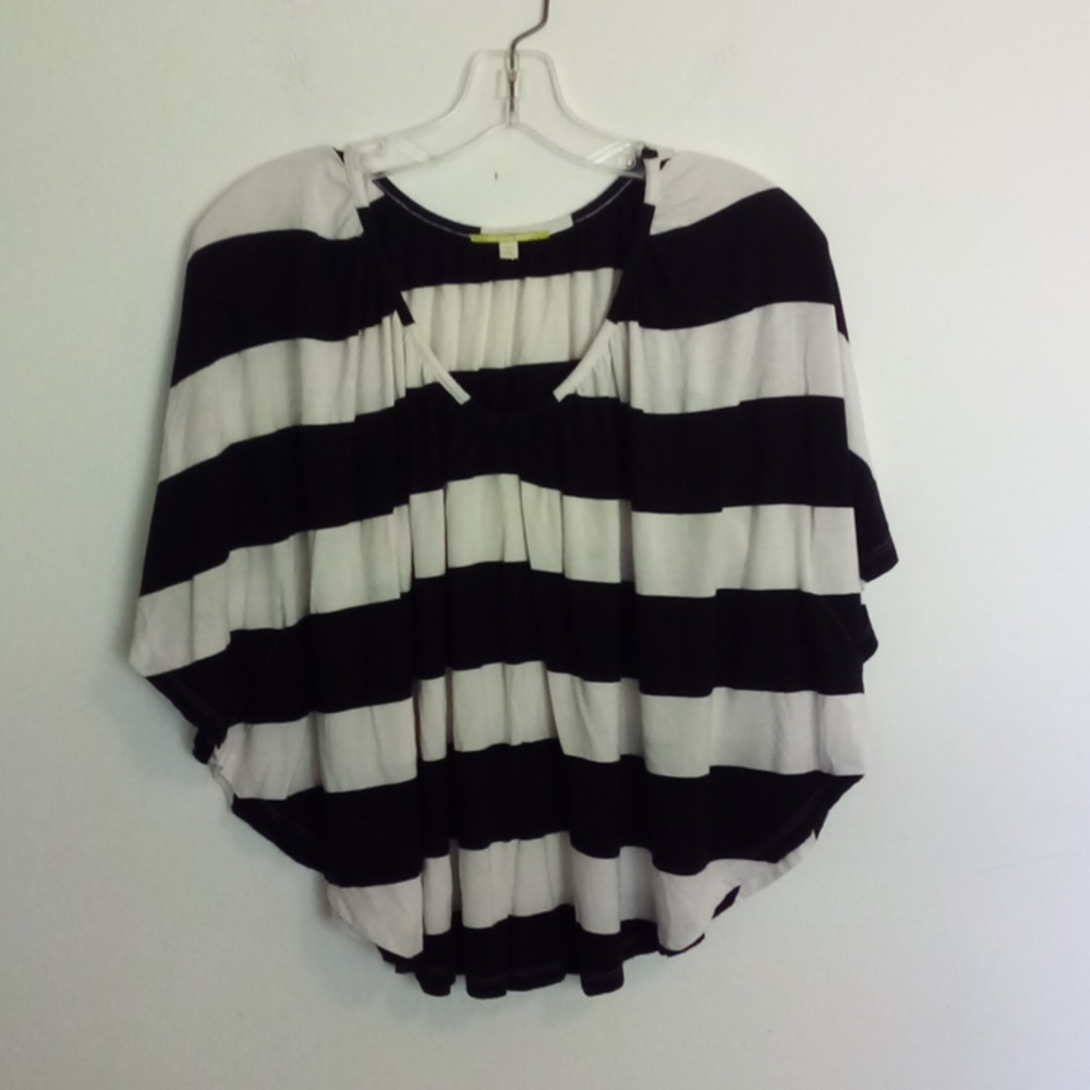 Flowing black and white top